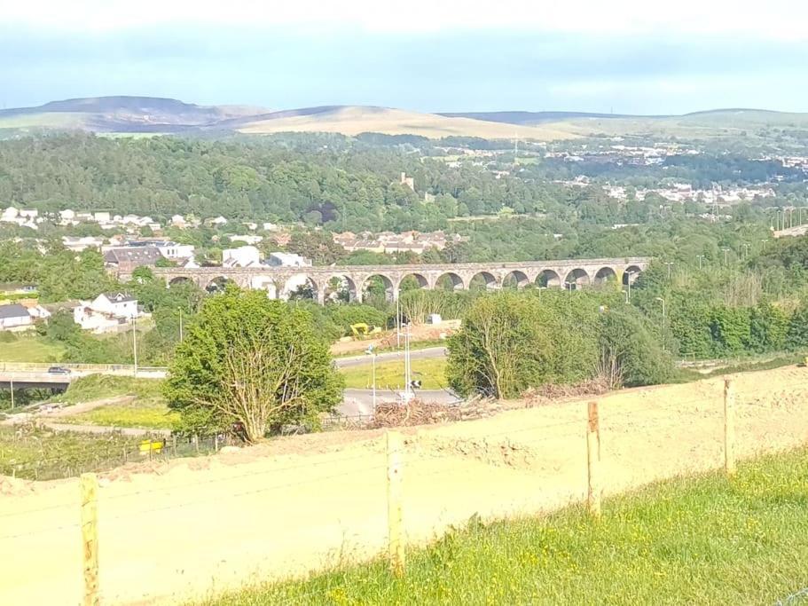 Апартаменты Viaduct View - Cefn Coed Мертир-Тидвилл Экстерьер фото